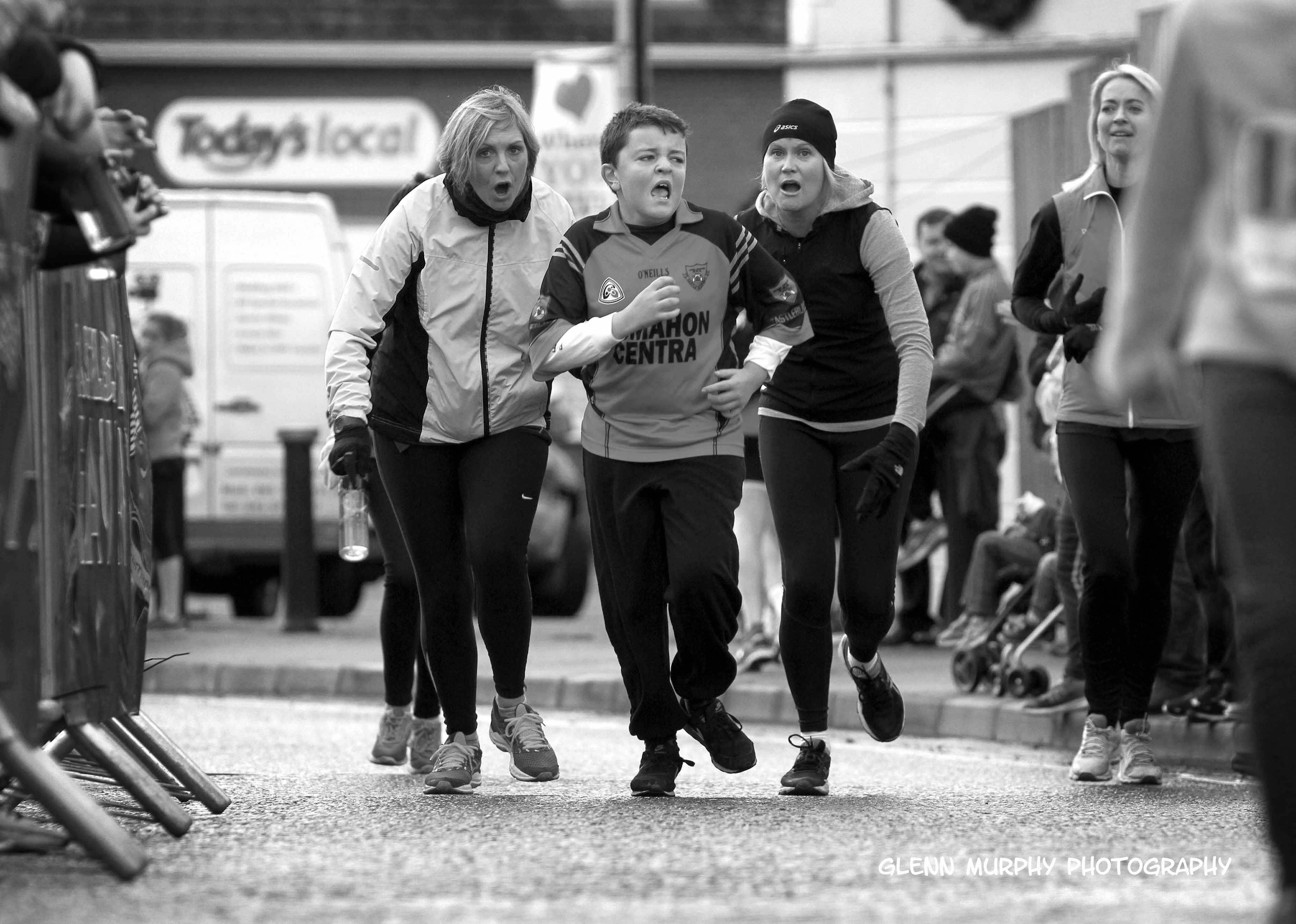 Darragh Greene leads 750 runners home to win the 2017 Mc Mahons Supervalu Castleblayney 5K